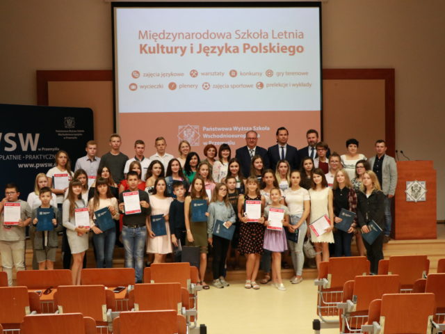 Finał Międzynarodowej Szkoły Letniej Kultury i Języka Polskiego z udziałem Wicemarszałka Województwa Podkarpackiego