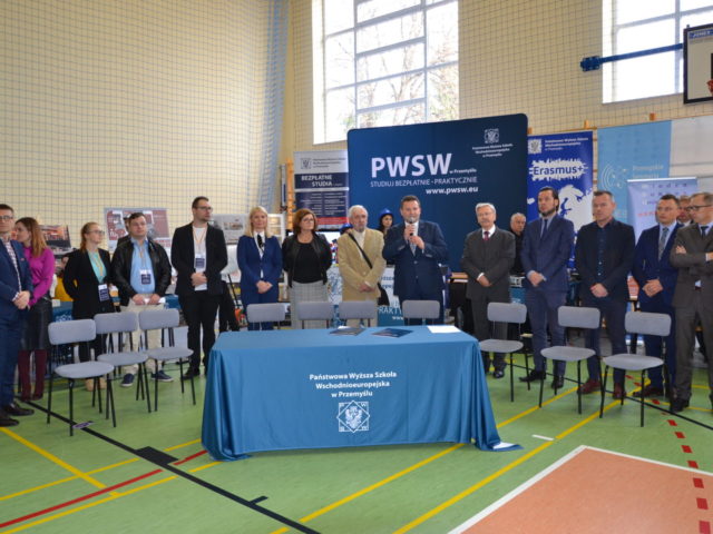 Targi Edukacja – Praca – Kariera PANS w Przemyślu za nami – ciepłe przyjęcie poszukujących zatrudnienia i pochwały pracodawców
