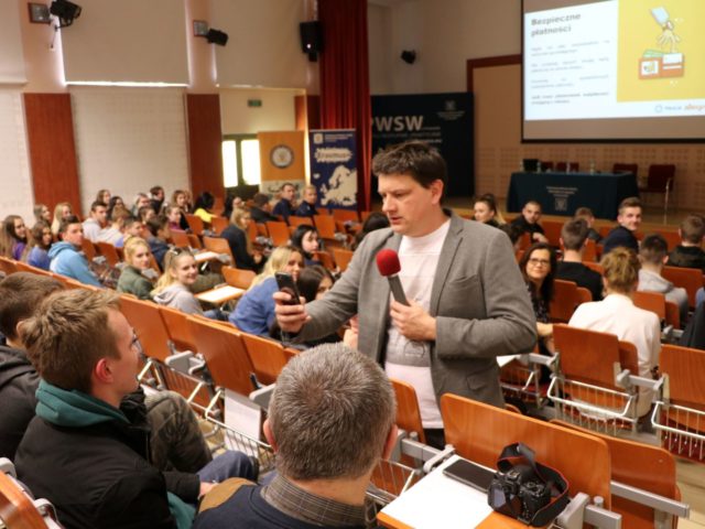 Bezpieczne z@kupy w sieci – szkolenie dla uczniów szkół średnich
