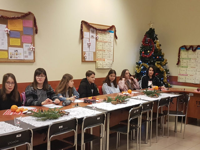 „Traditional British Christmas carols and customs” – przedświąteczne spotkanie uczniów i studentów anglistyki