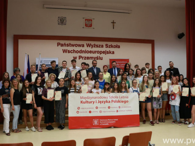 Wirtualna Szkoła Letnia PANS z udziałem uczniów z Mołdawii i Ukrainy wystartowała