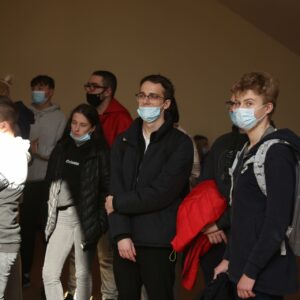 Zwiedzanie nowoczesnych sal na poddaszu Kolegium Technicznego