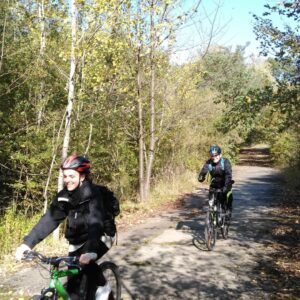Uczestnicy pierwszego rajdu rowerowego PANS w trasie