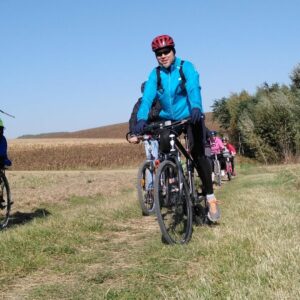 Uczestnicy pierwszego rajdu rowerowego PANS w trasie