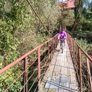 Uczestnicy pierwszego rajdu rowerowego PANS w trasie