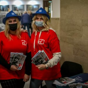 Studentki PANS w Przemyślu witające gości
