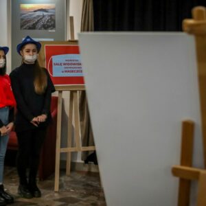 Studentki PANS w Przemyślu witające gości