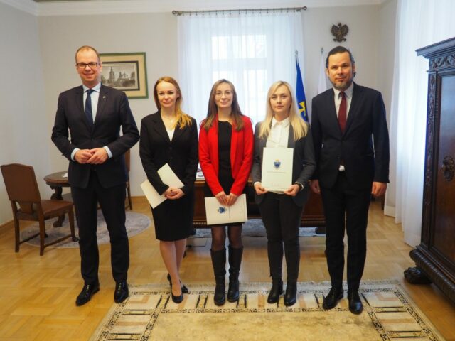Najlepsze z najlepszych – studentki PANS nagrodzone stypendiami Prezydenta Miasta Przemyśla