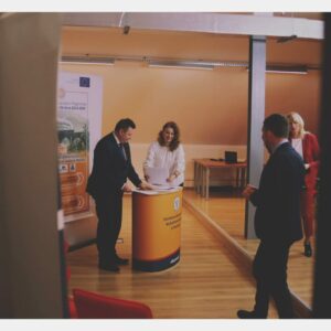 Dr Solecki i E. Kasperska uzgadniają szczegóły programu konferencji