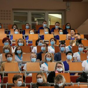 Uczestnicy spotkania w auli (widok na publiczność)