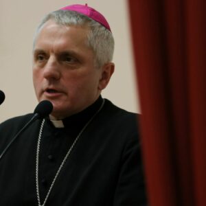 Bp Stanisław Jamrozek podczas przemówienia