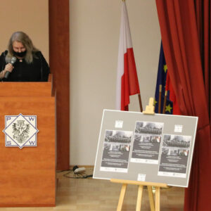 Dr Irena Kozimala, prof. PANS, podczas wystąpienia