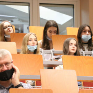 Uczniowie II Liceum Ogólnokształcącego w Przemyślu wraz z opiekunem