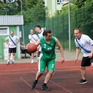Mecz koszykówki, P. Trefler w akcji