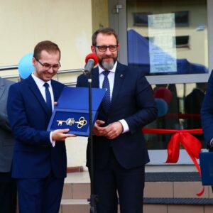 B. Świeży przekazuje klucze do miasta M. Kuraszowi