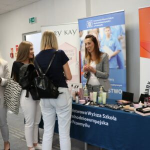 prezentacja kosmetyków firmy Mary Kay