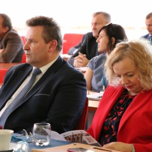 od lewej: dr Sławomir Solecki - Prorektor ds. rozwoju i współpracy, Wicemarszałek Województwa Podkarpackiego - Ewa Draus
