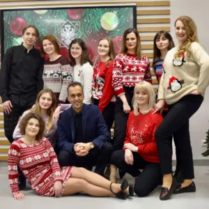 zdjęcie grupowe Chóru Akademickiego Semper Iuvenes