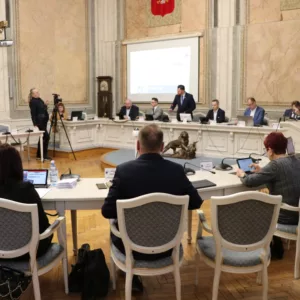Przewodniczący Rady Miejskiej Przemyśla Robert Bal otwiera Sesję