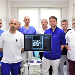 na zdjęciu załoga urologii Wojewódzkiego Szpitala im. św. Ojca Pio w Przemyślu
