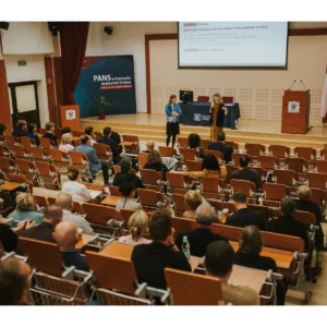 Uczestnicy Forum w auli (widok z góry)
