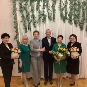 Prof. Guty w towarzystwie komisji