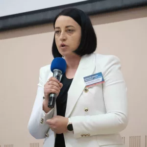 dr Joanna Ziobro-Strzępek podczas wystąpienia