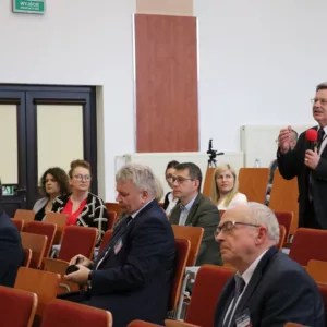 widok na aulę - goście i pracownicy PANS