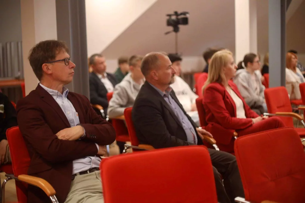 O aspiracjach i planach edukacyjnych maturzystów szkół ponadpodstawowych Przemyśla i dawnego woj. przemyskiego – prezentacja najnowszych wyników badań przeprowadzonych przez PANS w Przemyślu