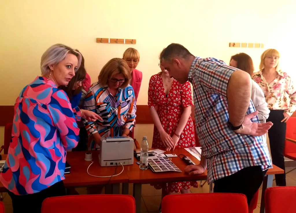 Weryfikacja autentyczności dokument&oacute;w cudzoziemc&oacute;w
