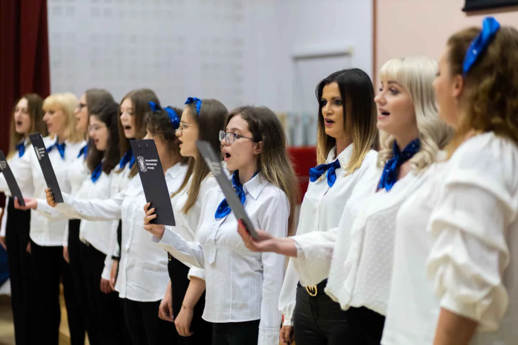 Kolejna grupa przygotowanych do zawodu pielęgniarek i pielęgniarzy z PANS w Przemyślu opuszcza mury uczelni