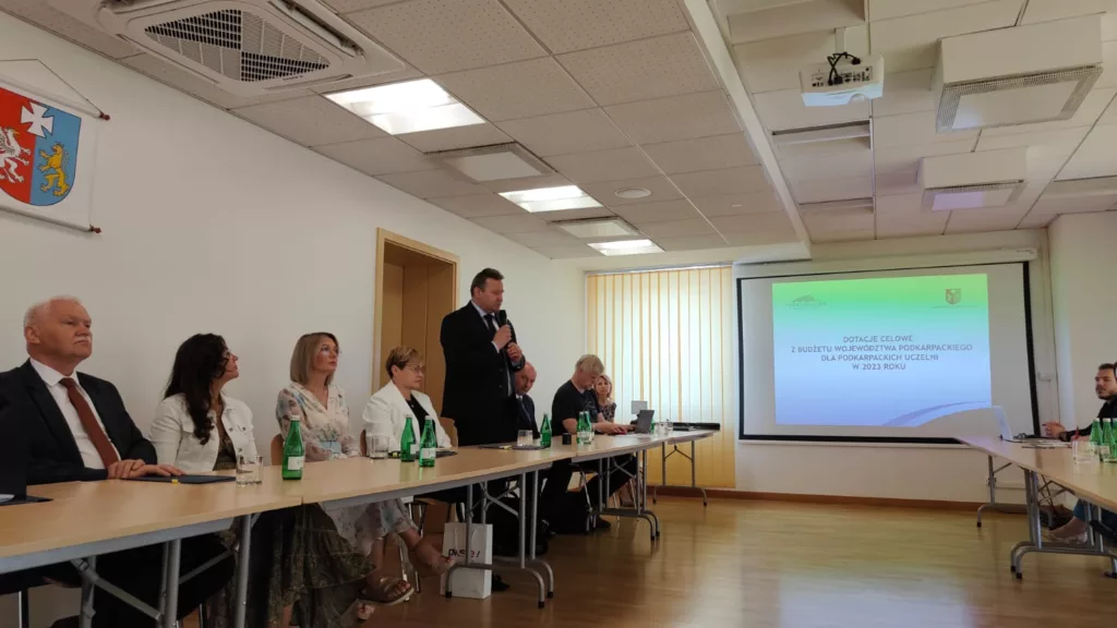 Wsparcie dla podkarpackich uczelni