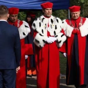 Władze uczelni oddają cześć zmarłej