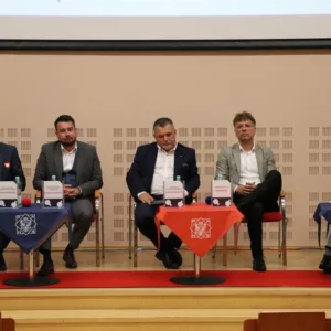 Uczestnicy debaty
