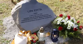 Pamiętamy o prof. Edycie Guty – odsłonięcie obelisku w Alei Pamięci