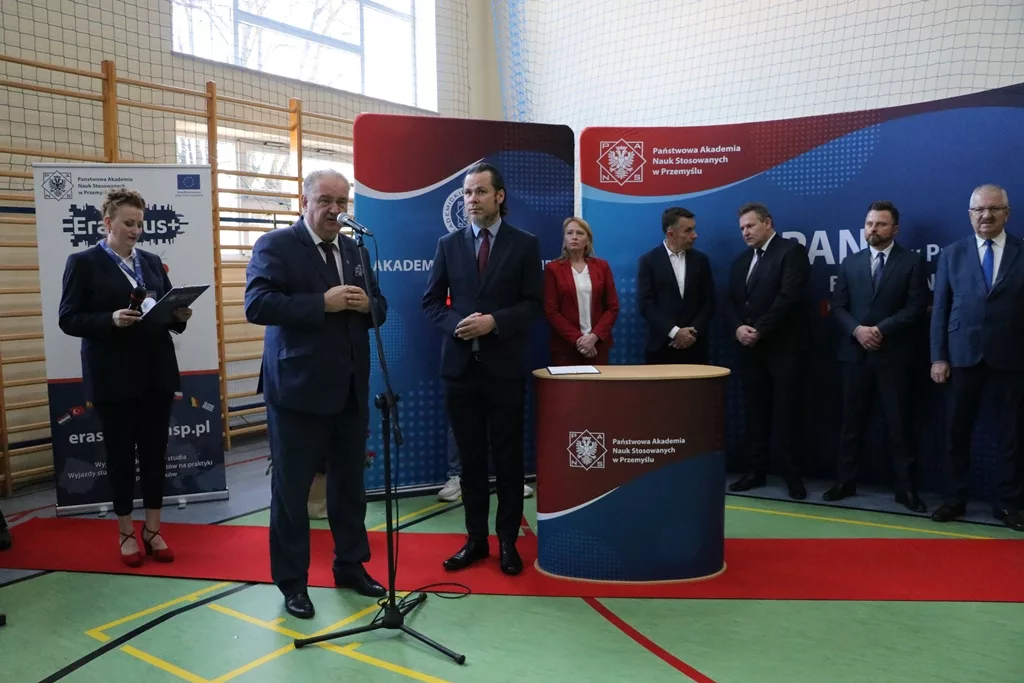 VI Targi EDUKACJA &ndash; PRACA &ndash; KARIERA, czyli o finale Dni Kariery