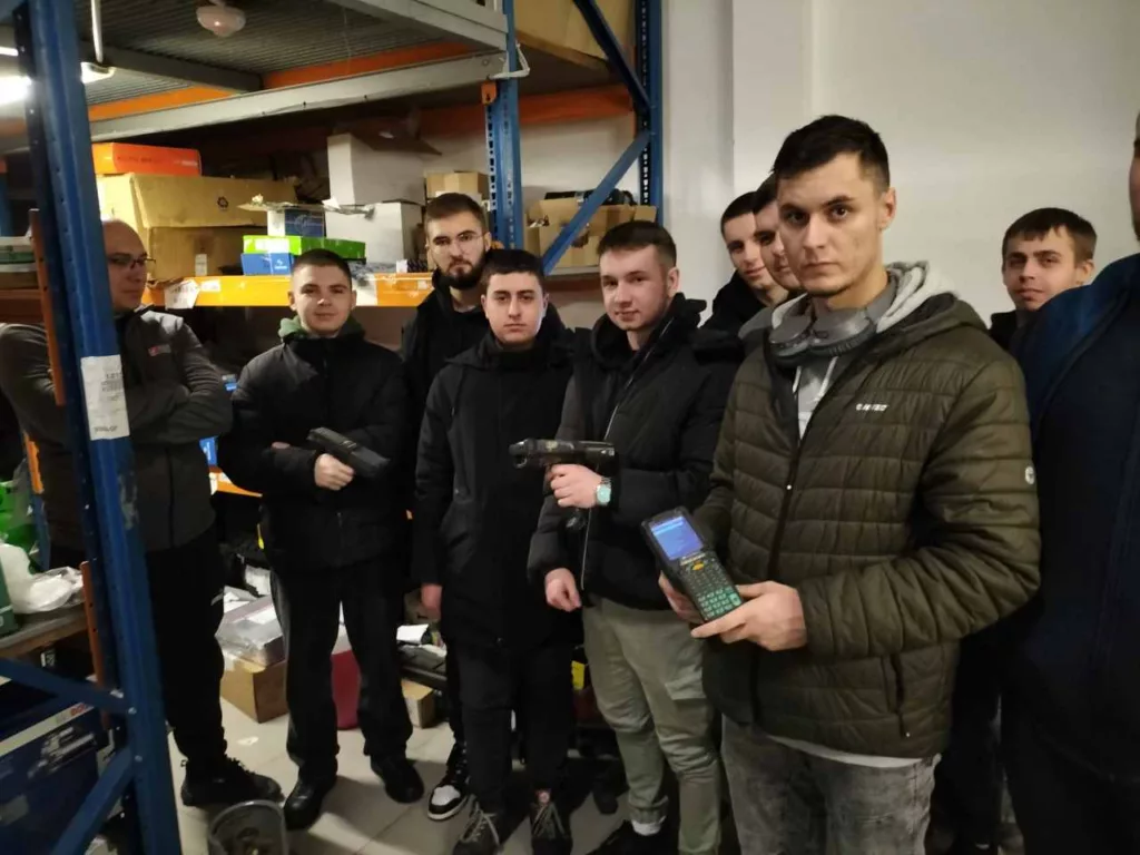 Wizyta studyjna studentów inżynierii transportu i logistyki w firmie Inter CARS