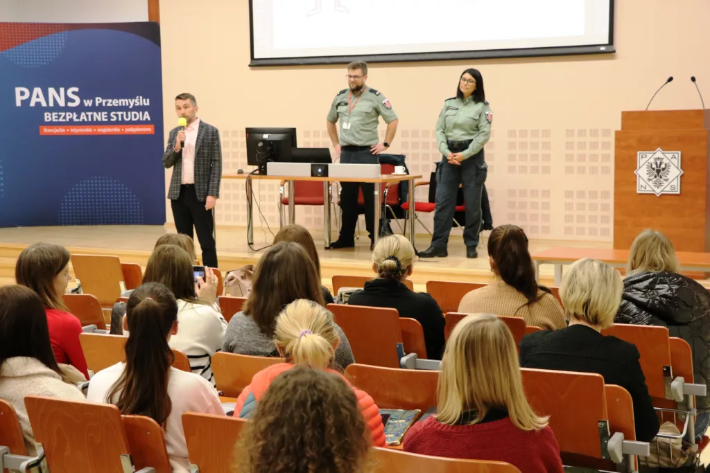 O zgubnym doświadczaniu wygranej, czyli akcja edukacyjna Krajowej Administracji Skarbowej zorganizowana w PANS