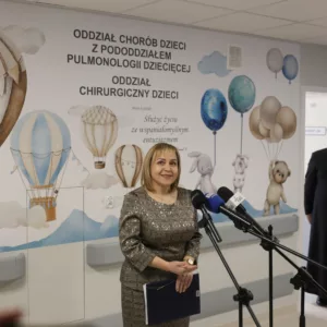 Przemawia dr B. Stawarz, Dyrektor Wojewódzkiego Szpitala im. św. Ojca Pio