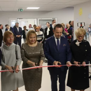Uroczyste przecięcie wstęgi - otwarcie oddziału