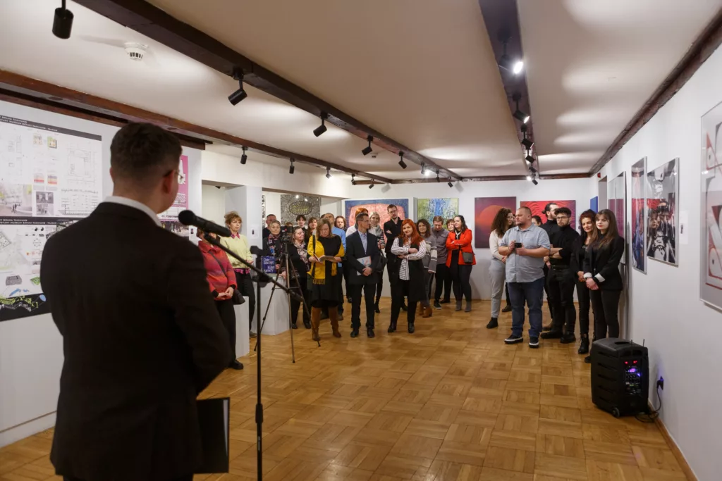 Wystawa prac wykładowców ISP PANS