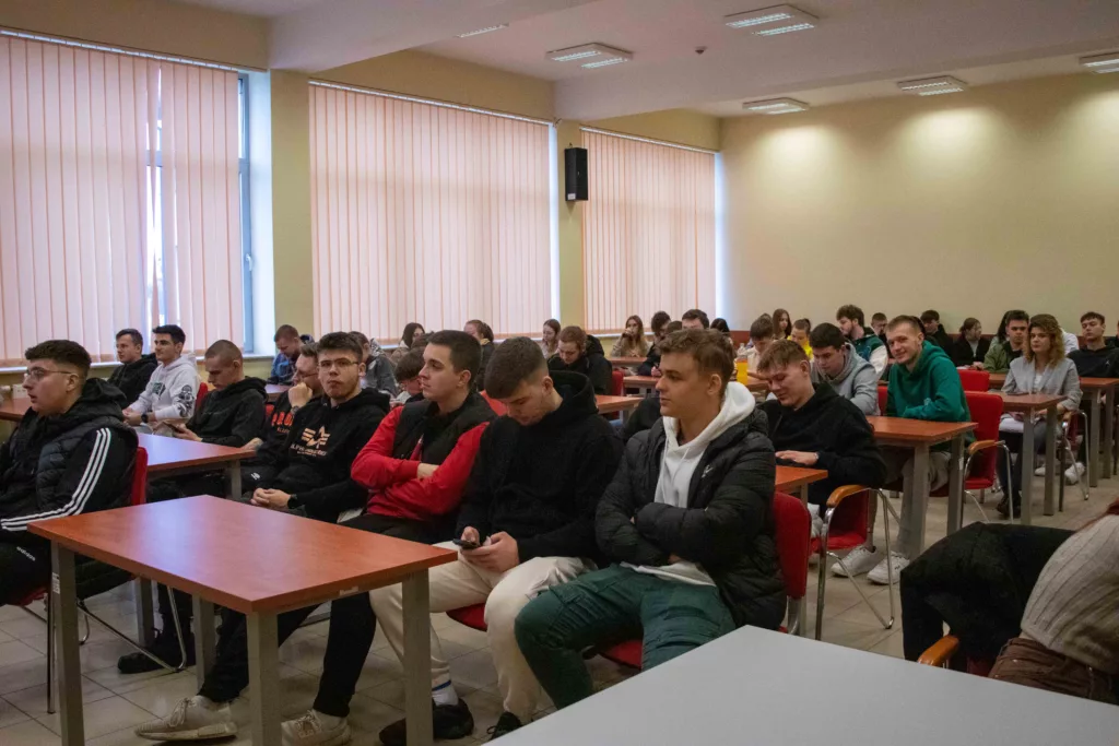 Wsp&oacute;lna nauka w Instytucie Nauk Technicznych – warsztaty i wykłady dla młodzieży