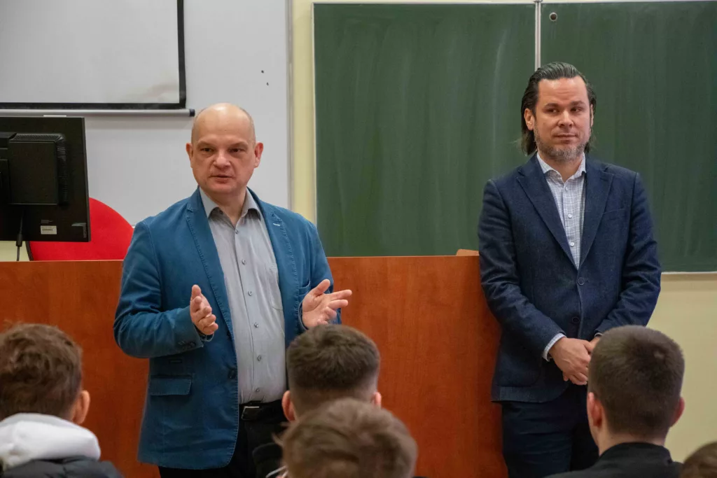 Wsp&oacute;lna nauka w Instytucie Nauk Technicznych – warsztaty i wykłady dla młodzieży
