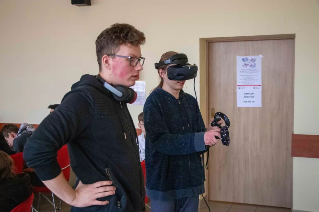 Wsp&oacute;lna nauka w Instytucie Nauk Technicznych – warsztaty i wykłady dla młodzieży