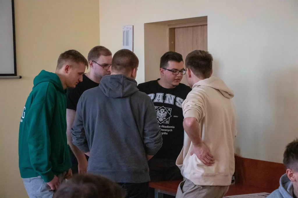 Wsp&oacute;lna nauka w Instytucie Nauk Technicznych – warsztaty i wykłady dla młodzieży