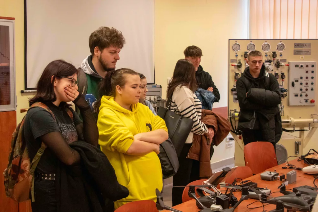 Wsp&oacute;lna nauka w Instytucie Nauk Technicznych – warsztaty i wykłady dla młodzieży
