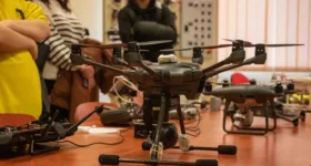 Wspólna nauka w Instytucie Nauk Technicznych – warsztaty i wykłady dla młodzieży
