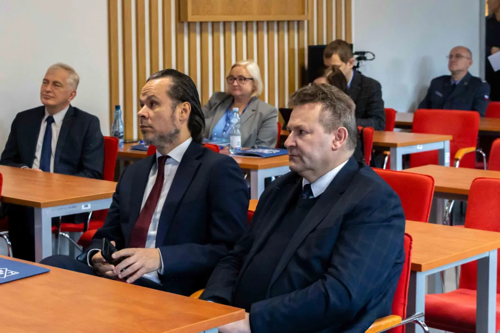 WIRTUALNA EDUKACJA PRZYSZŁOŚCI &ndash; NOWE HORYZONTY. O konferencyjnej PANS sł&oacute;w kilka&hellip;