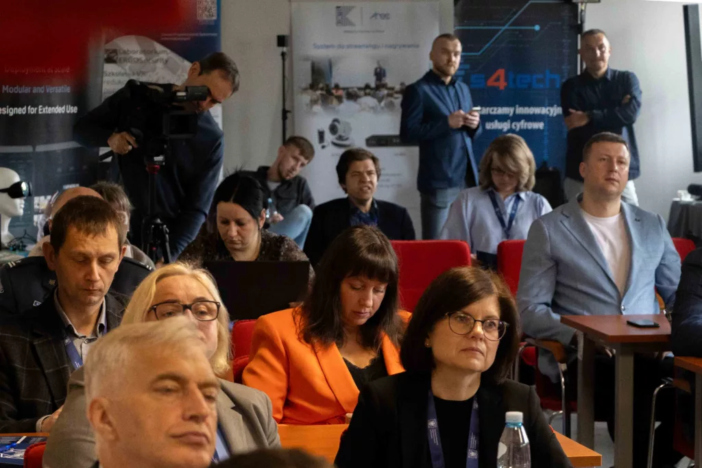WIRTUALNA EDUKACJA PRZYSZŁOŚCI &ndash; NOWE HORYZONTY. O konferencyjnej PANS sł&oacute;w kilka&hellip;