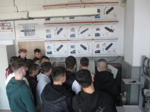 Szkolenie CNC uczni&oacute;w z ZSzZ w Dynowie